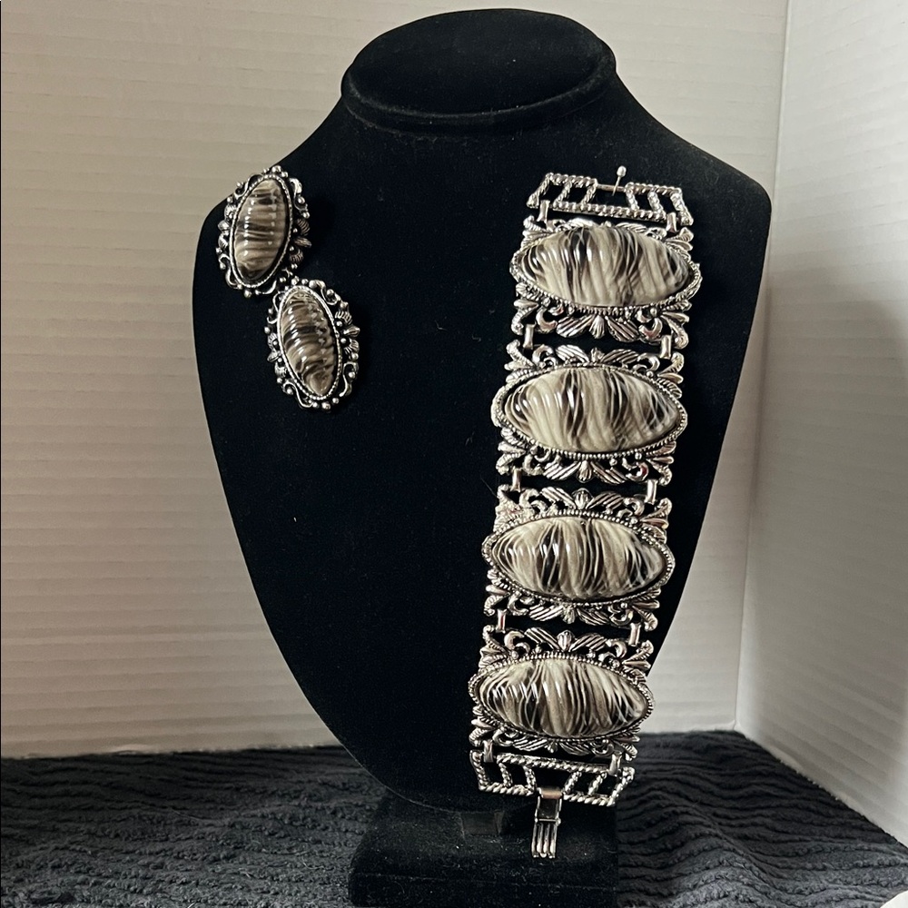 SELRO SELINI Inspired Vintage Zebra Marble Lucite Chunky Bracelet Clip Earrings